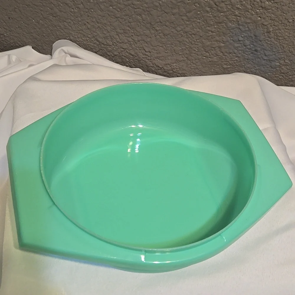 Vintage, Jadeite Tupperware 2pc, Shredder, Grater, Locking Top, Storage, Green